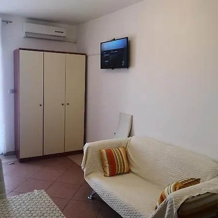 Plavia Biograd Guest house