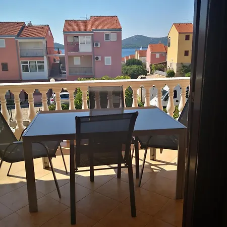 Guest house Plavia Biograd