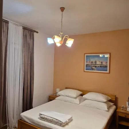 Plavia Biograd Biograd Na Moru
