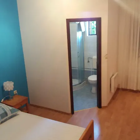 Plavia Biograd Konukevi