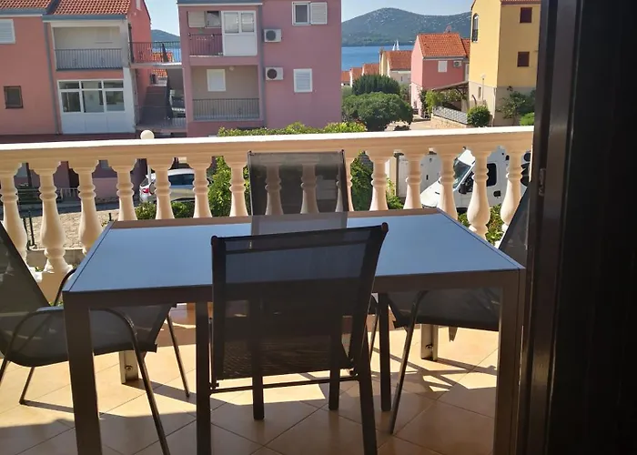 Gostinjska kuća Plavia Biograd