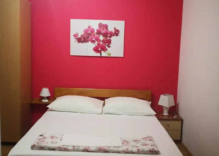 Plavia Biograd 4*