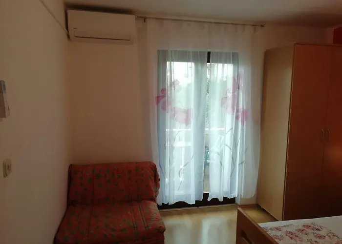Pensión Plavia Biograd 4*
