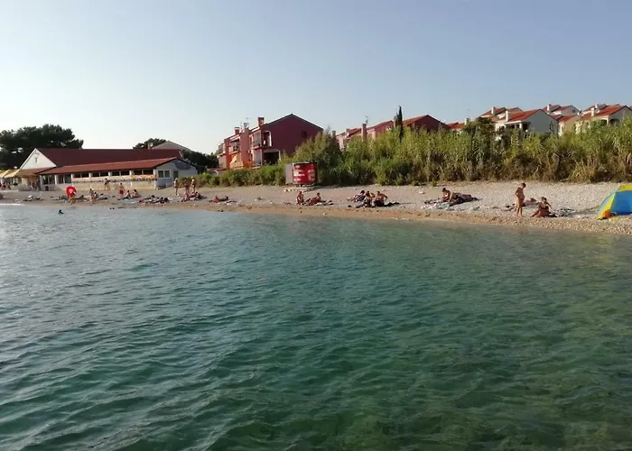 Pensión Plavia Biograd 4*