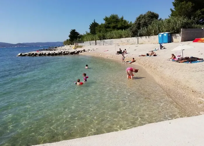 Plavia Biograd Gostinjska kuća
