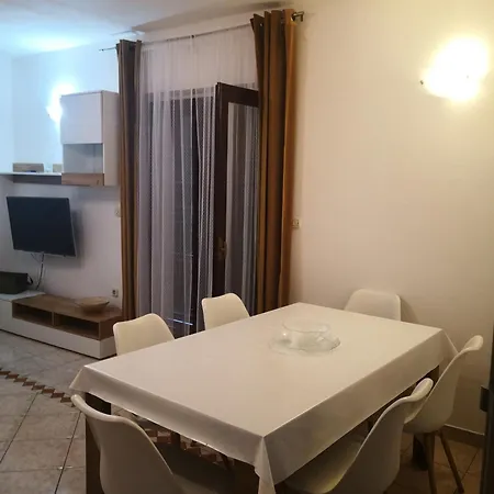 Plavia Biograd Гостевой дом
