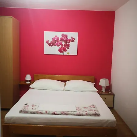 Plavia Biograd 4*