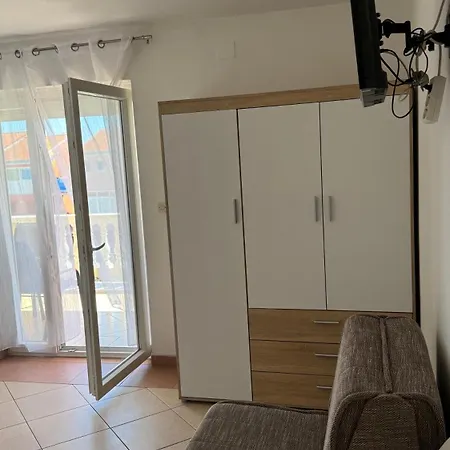 Plavia Biograd 4*