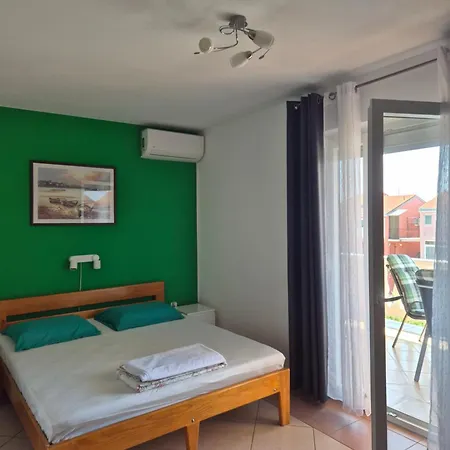 Plavia Biograd 3*