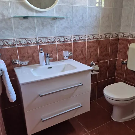 Plavia Biograd Casa de hóspedes 4*