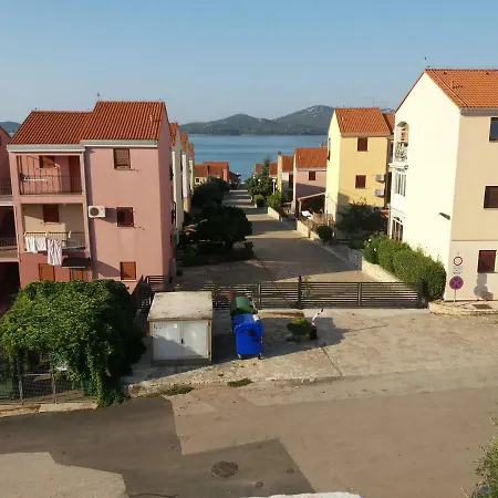 Plavia Biograd Pensjonat Biograd Na Moru