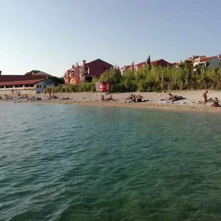 Konukevi Plavia Biograd 3*