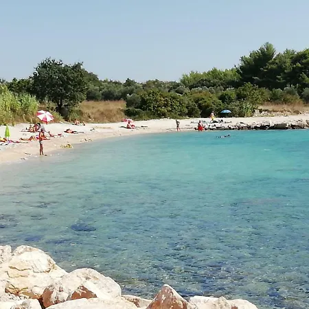 Plavia Biograd Affittacamere