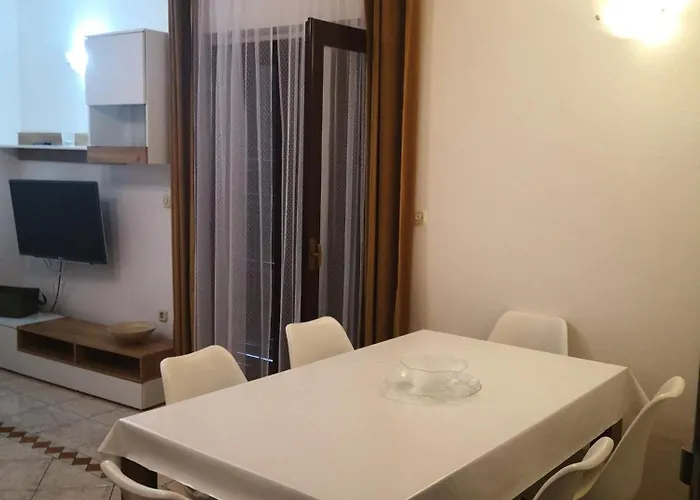 Plavia Biograd Πανσιόν