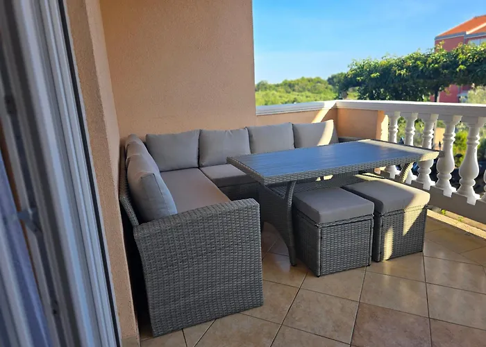 Plavia Biograd 4*