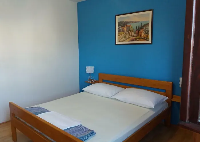 Plavia Biograd Πανσιόν 3*